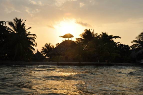 Fim de tarde, chegando de volta à Hopkins, no litoral sul de Belize